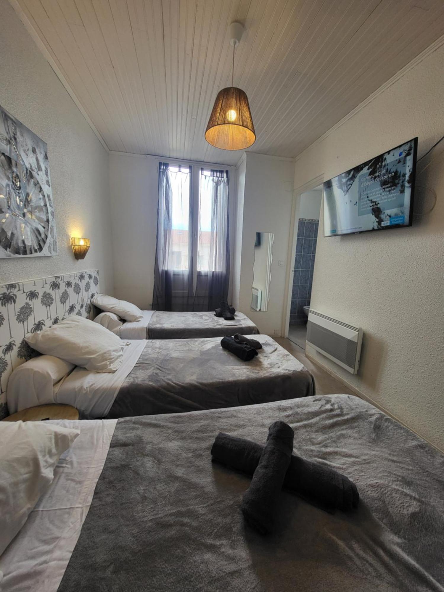 Hotel Le Chalet Valras-Plage Bagian luar foto