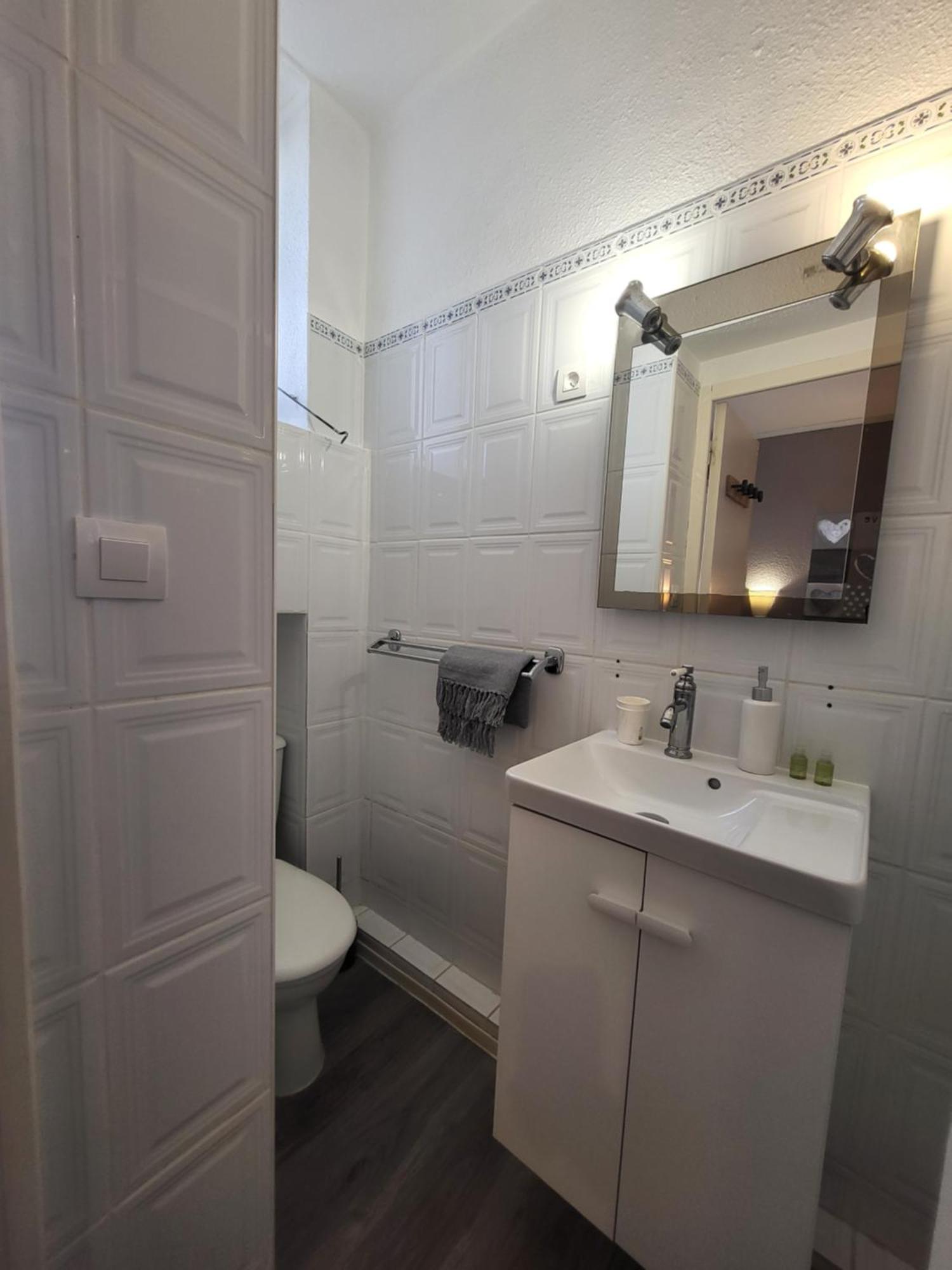 Hotel Le Chalet Valras-Plage Bagian luar foto