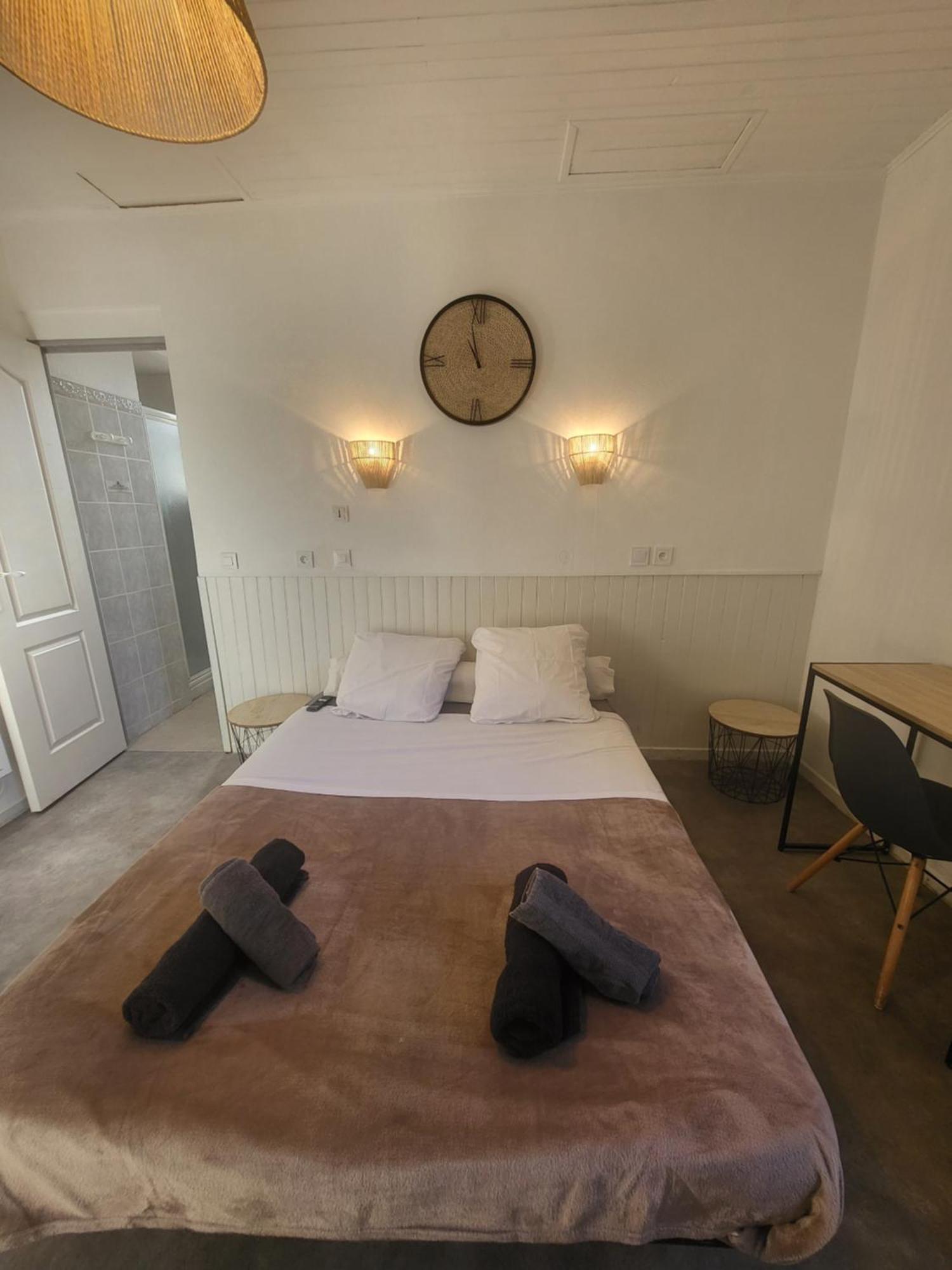 Hotel Le Chalet Valras-Plage Bagian luar foto