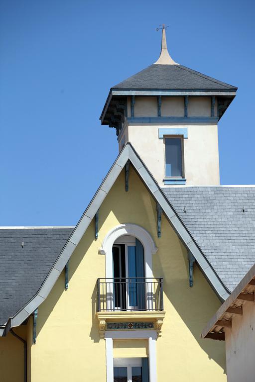 Hotel Le Chalet Valras-Plage Bagian luar foto